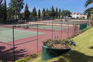 Rocha Brava Tennis Courts