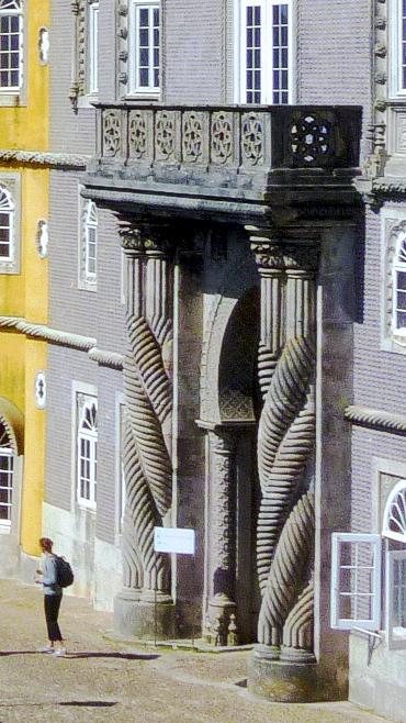 Colunas retorcidas do Palácio da Pena inspiradas no Alhambra