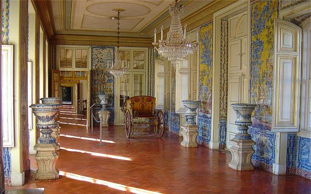 Corredor das Mangas ou dos Azulejos no Palácio de Queluz