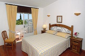 Rocha Brava Standard Accommodation Bedroom 
