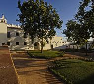 Convento do Espinheiro Gardens